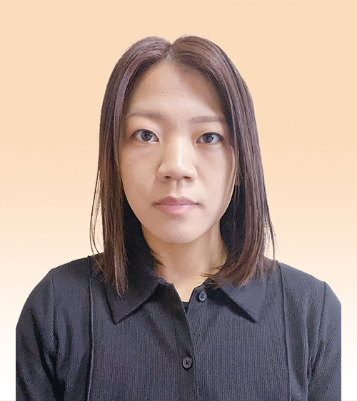 総務　秋元 美帆子